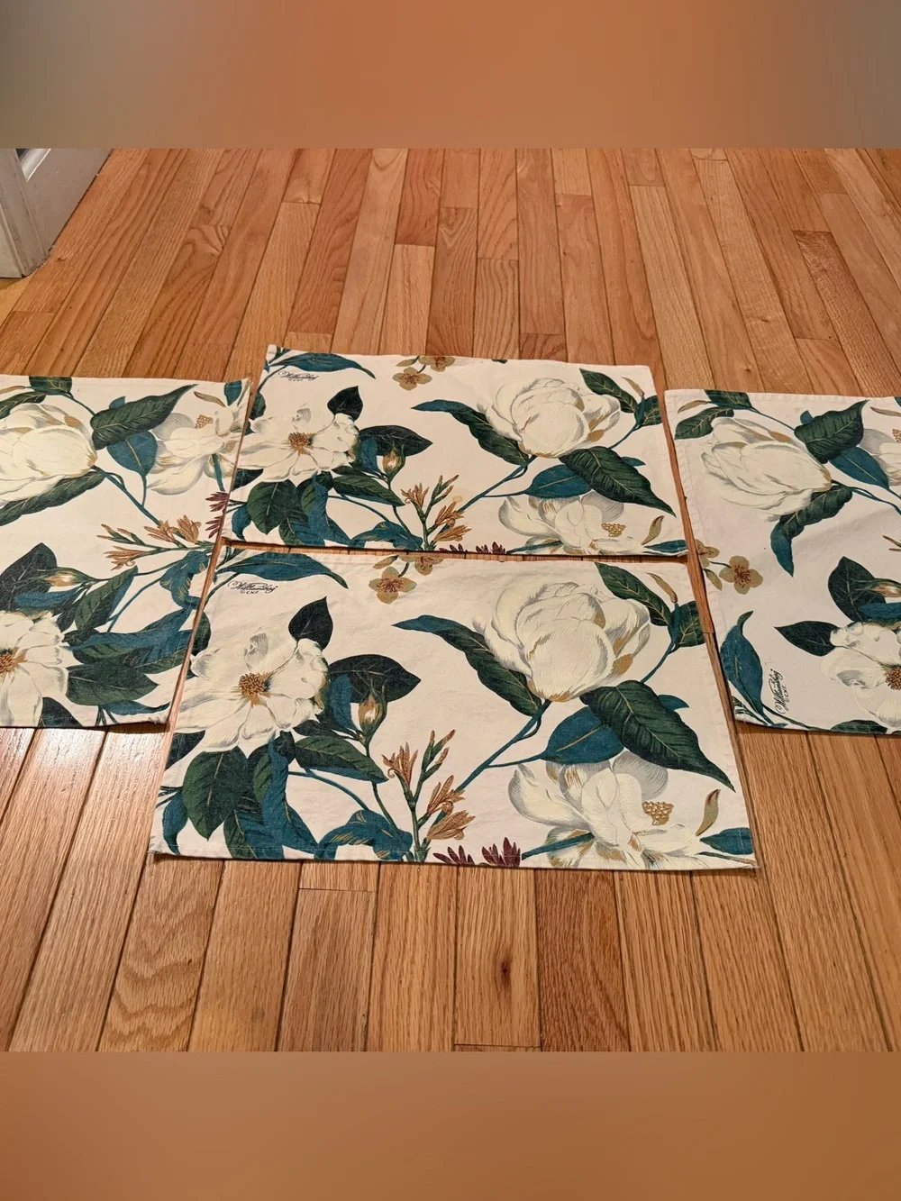 Floral Magnolia Placemat Set 8 with Teal Green Leaves